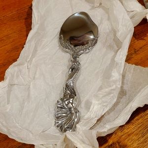 Arthur court buffet server Elephant